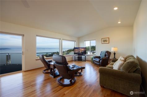 276 Grandview Avenue Camano Island WA 98282