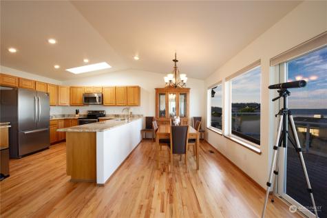 276 Grandview Avenue Camano Island WA 98282