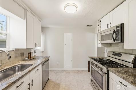 9416 5th Avenue NE Seattle WA 98115