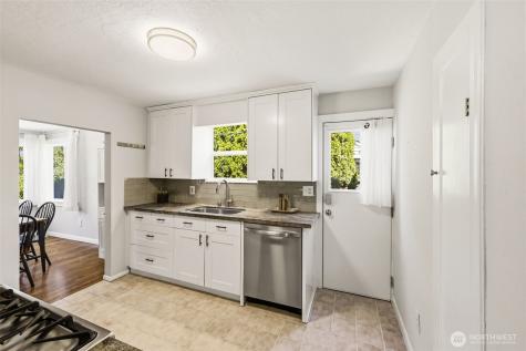 9416 5th Avenue NE Seattle WA 98115