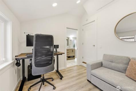 9416 5th Avenue NE Seattle WA 98115