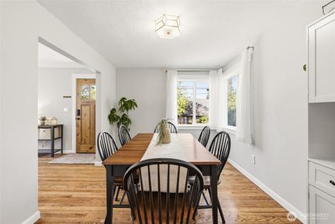 9416 5th Avenue NE Seattle WA 98115