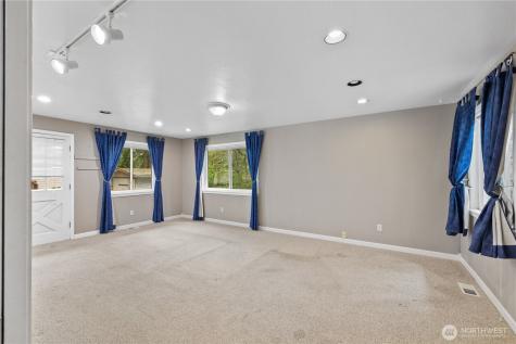 10833 32nd Drive SE Everett WA 98208