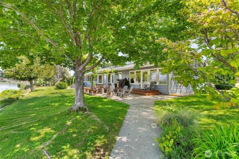 32 Midland Road Brewster WA 98813