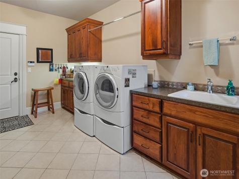 1330 Insel Road Woodland WA 98674