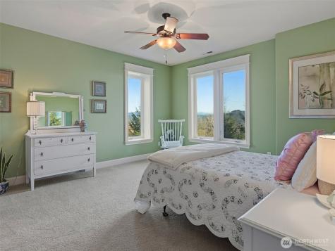 1330 Insel Road Woodland WA 98674