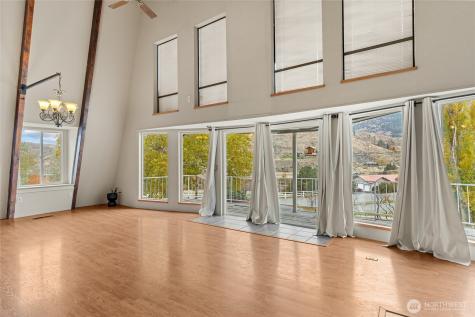 110 Bill Shaw Road Pateros WA 98846