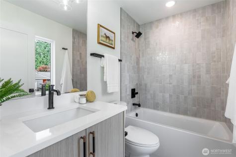 11013 Goodwin Way NE Seattle WA 98125
