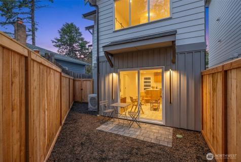 11013 Goodwin Way NE Seattle WA 98125