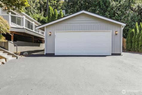 1136 205th Avenue NE Sammamish WA 98074
