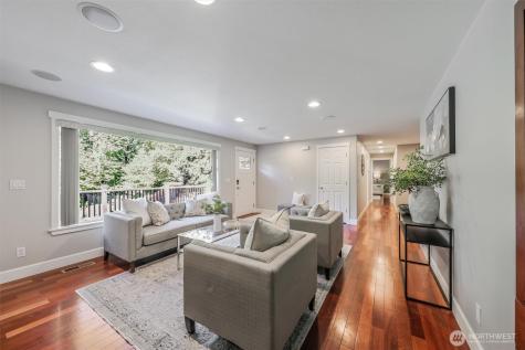 1136 205th Avenue NE Sammamish WA 98074