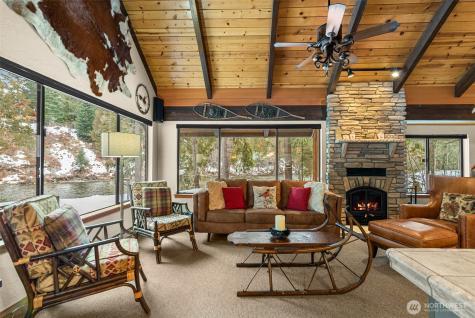 2304 Pine Tree Lane Leavenworth WA 98826