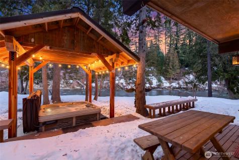 2304 Pine Tree Lane Leavenworth WA 98826