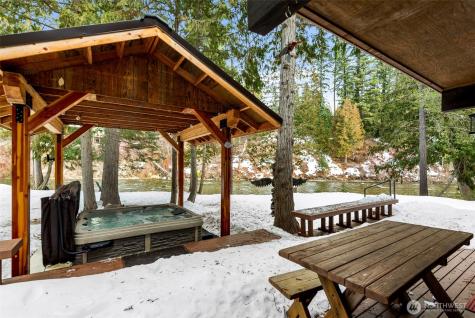 2304 Pine Tree Lane Leavenworth WA 98826