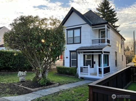 1921 44 Avenue SW Seattle WA 98116