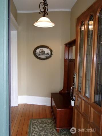 1921 44 Avenue SW Seattle WA 98116