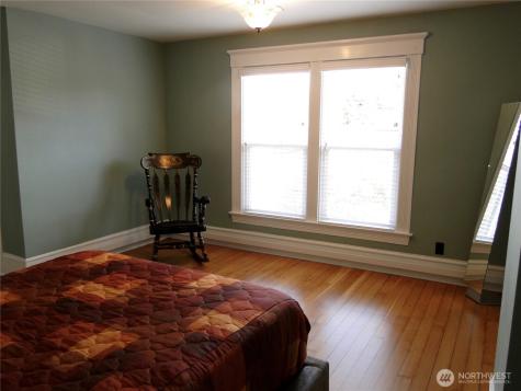 1921 44 Avenue SW Seattle WA 98116