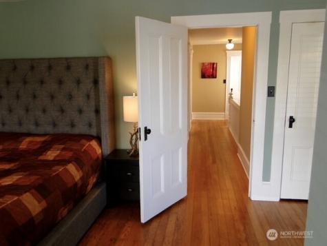 1921 44 Avenue SW Seattle WA 98116