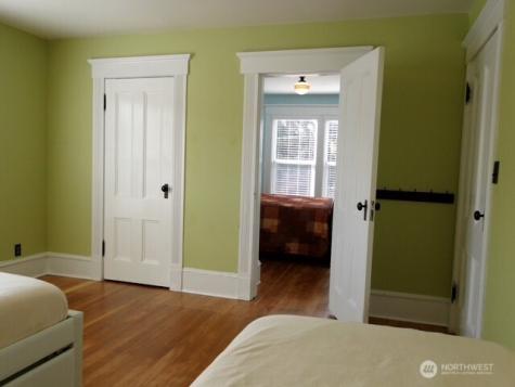 1921 44 Avenue SW Seattle WA 98116