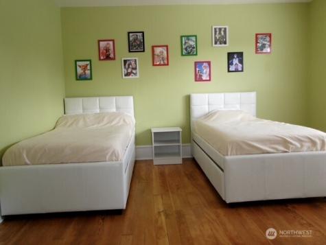 1921 44 Avenue SW Seattle WA 98116