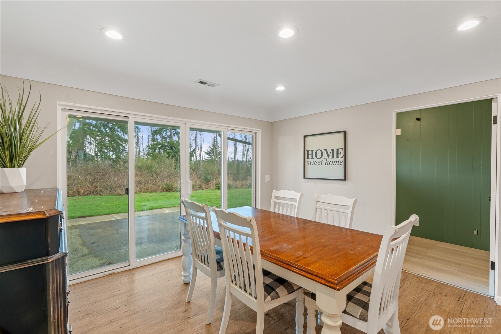 8 Trinity Place Cosmopolis WA 98537