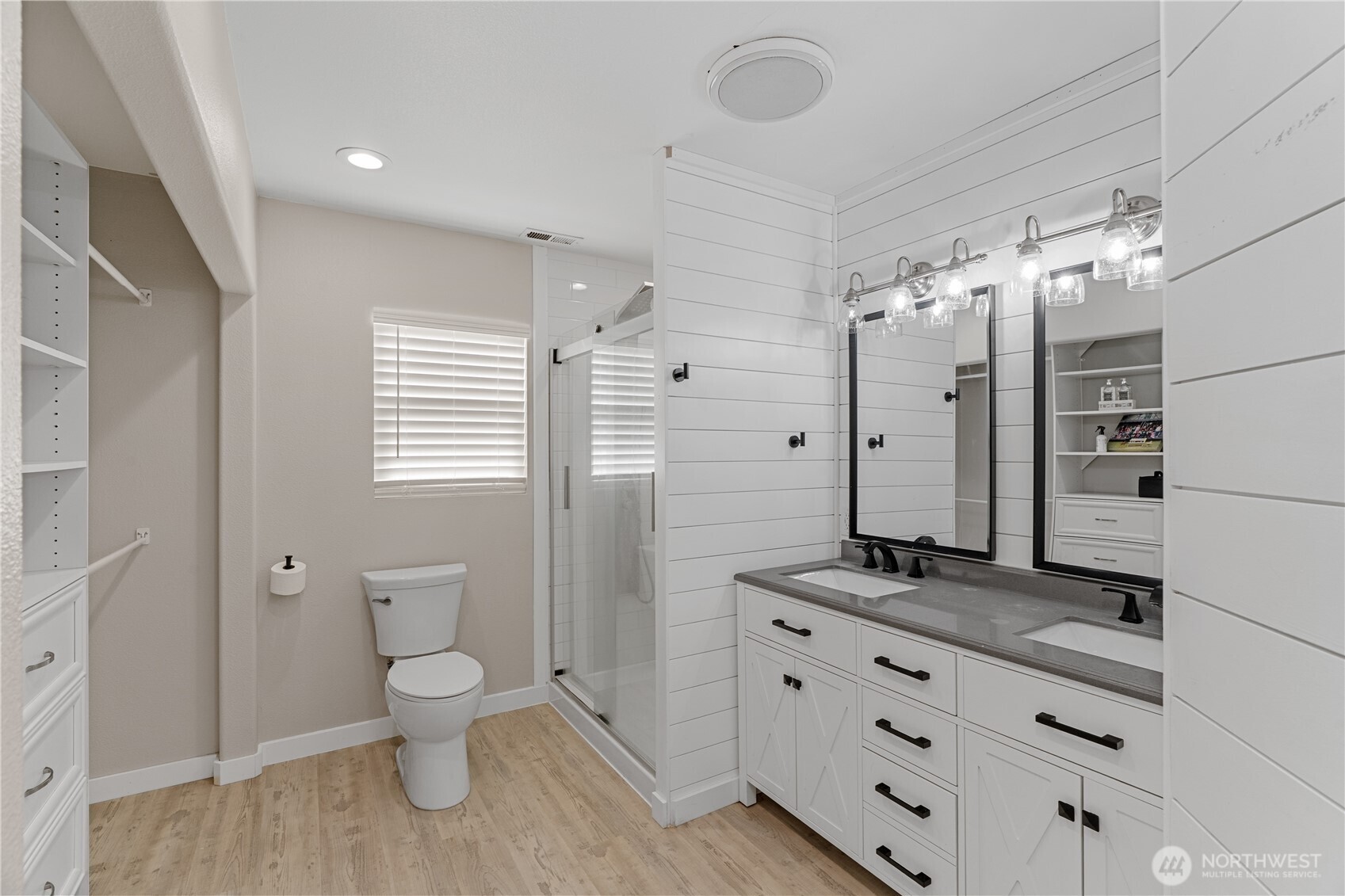 8 Trinity Place Cosmopolis WA 98537