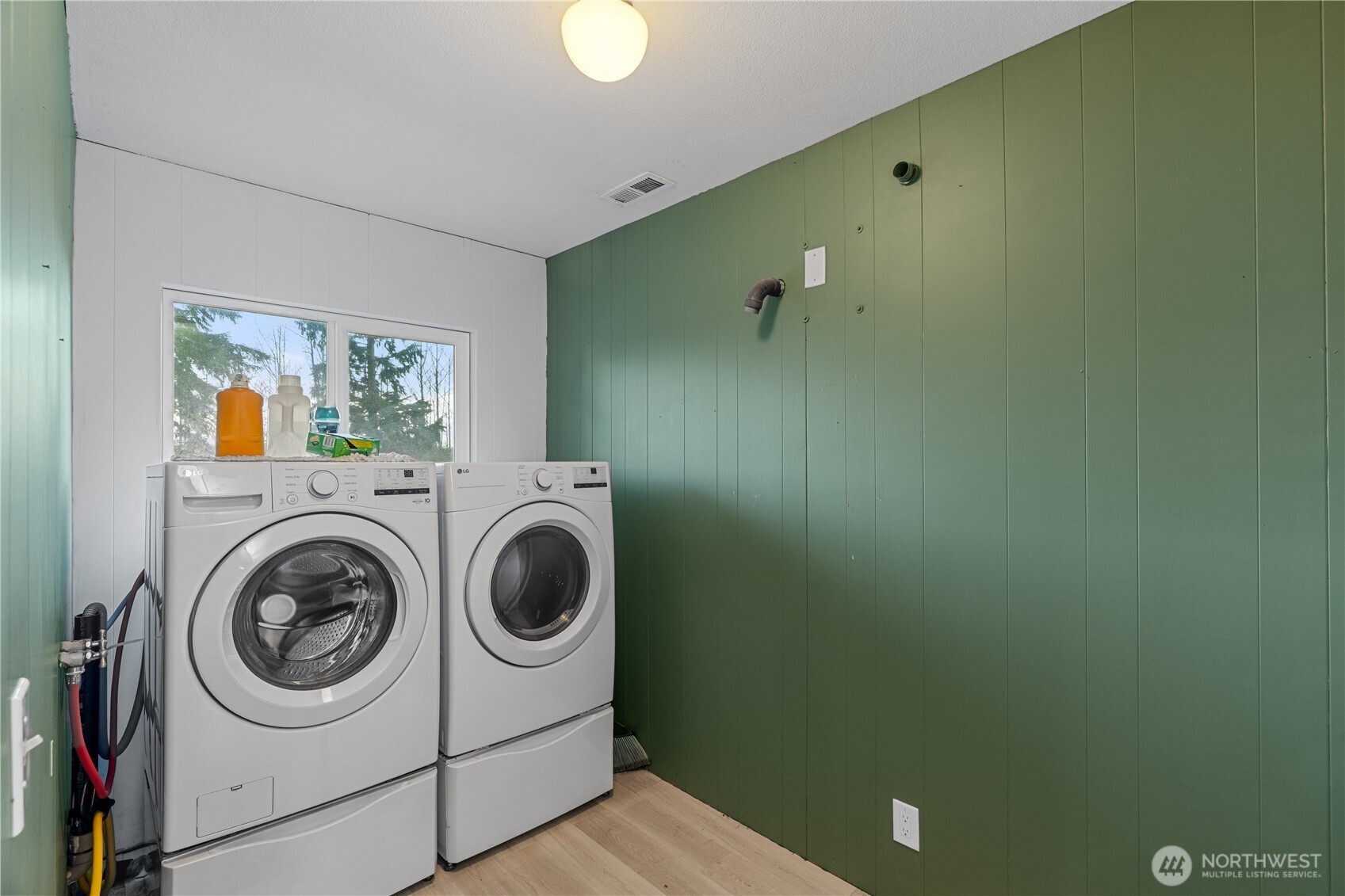 8 Trinity Place Cosmopolis WA 98537
