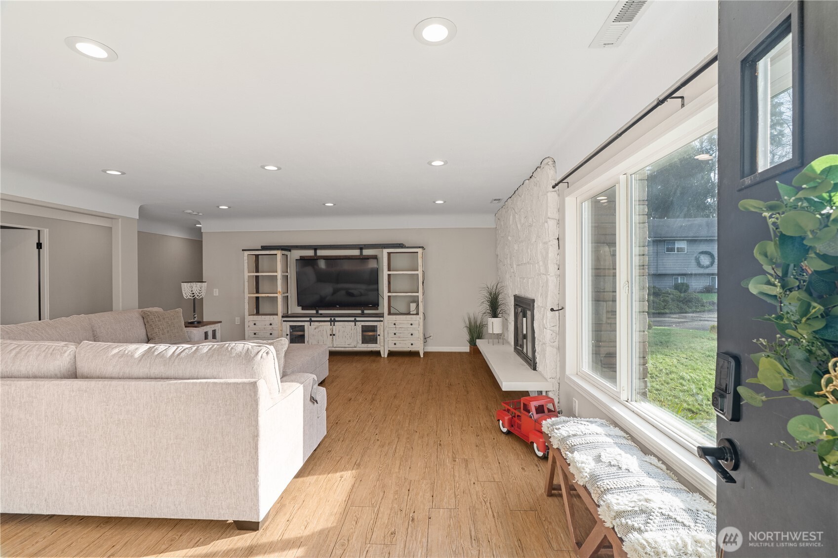 8 Trinity Place Cosmopolis WA 98537