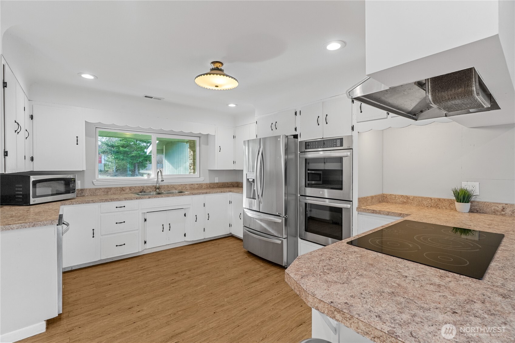 8 Trinity Place Cosmopolis WA 98537