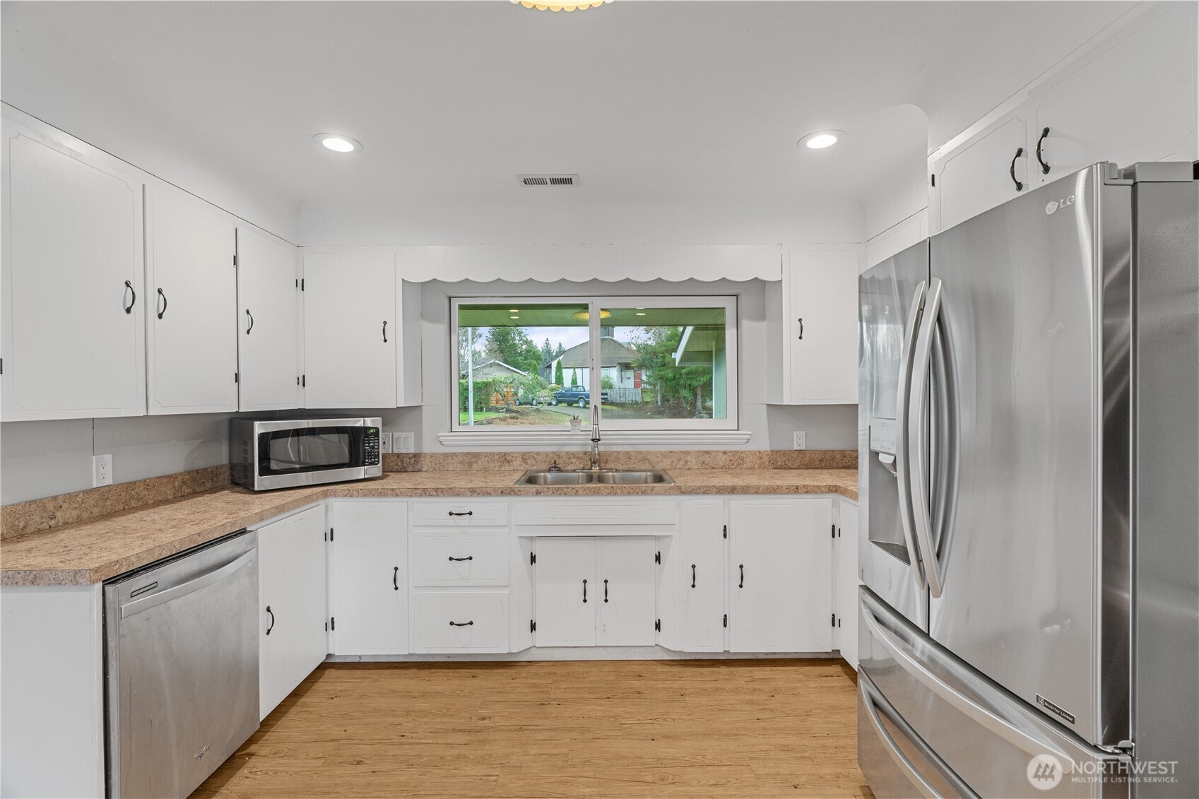 8 Trinity Place Cosmopolis WA 98537