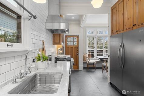 610 16th Avenue E Seattle WA 98112