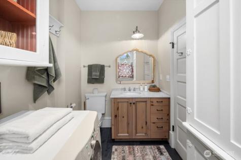 610 16th Avenue E Seattle WA 98112