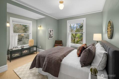 610 16th Avenue E Seattle WA 98112