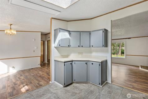 6044 SW Old Clifton Road Port Orchard WA 98367