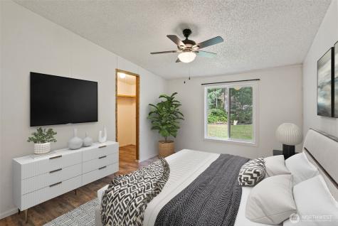 6044 SW Old Clifton Road Port Orchard WA 98367