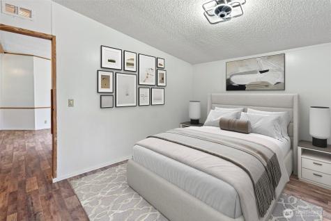 6044 SW Old Clifton Road Port Orchard WA 98367