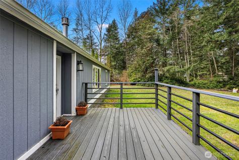 6044 SW Old Clifton Road Port Orchard WA 98367