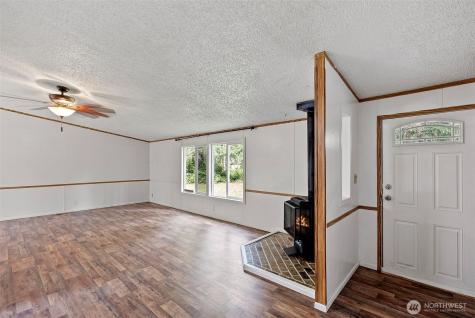 6044 SW Old Clifton Road Port Orchard WA 98367