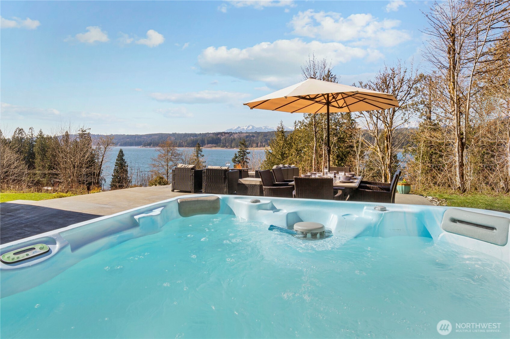 31 E Cove View Drive Belfair WA 98528