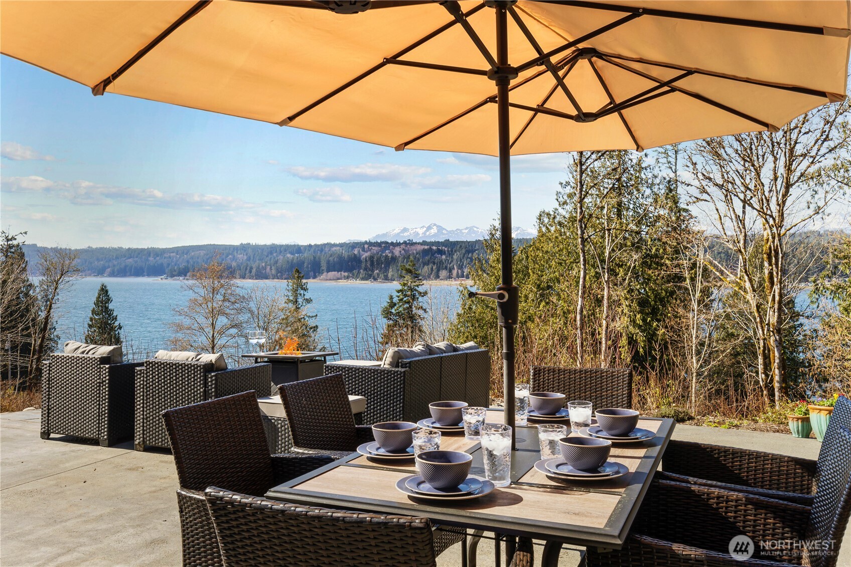 31 E Cove View Drive Belfair WA 98528