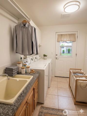 5006 NE 6th Street Renton WA 98059