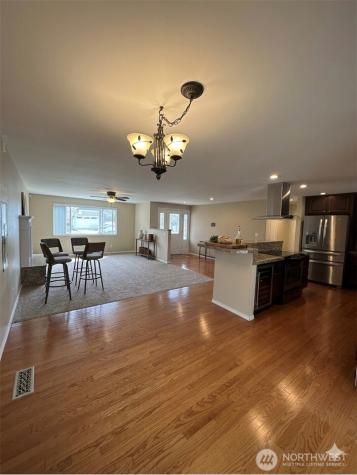 5006 NE 6th Street Renton WA 98059