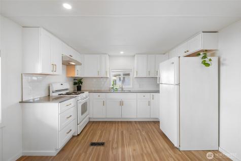 1645 S 272nd Street Federal Way WA 98003