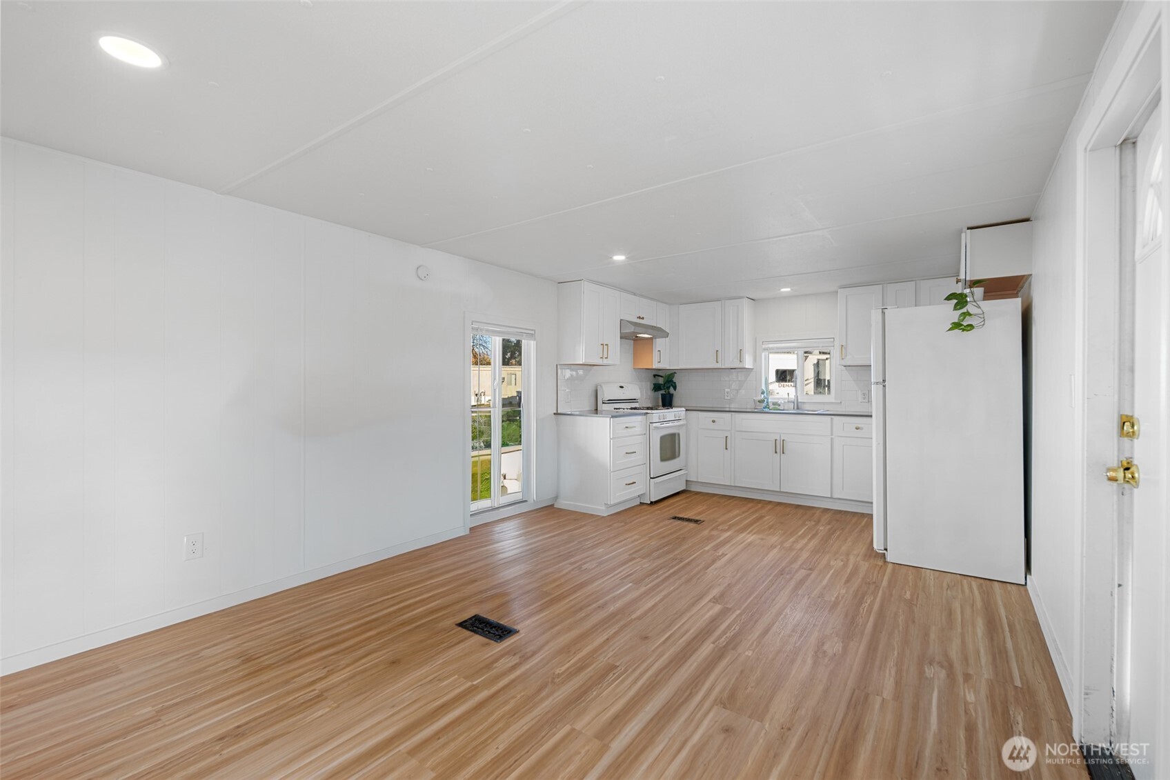 1645 S 272nd Street Federal Way WA 98003