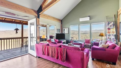767 Bill Shaw Road Pateros WA 98846