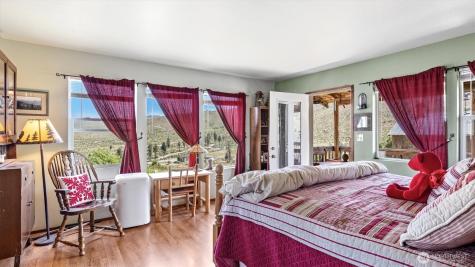 767 Bill Shaw Road Pateros WA 98846