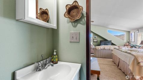 767 Bill Shaw Road Pateros WA 98846