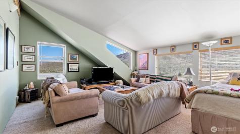 767 Bill Shaw Road Pateros WA 98846