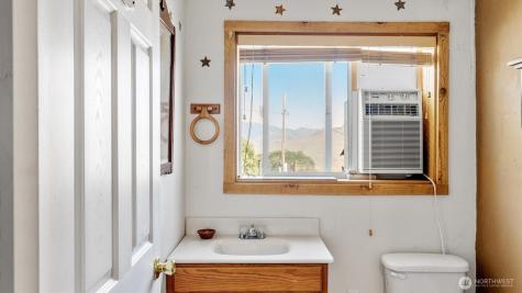 767 Bill Shaw Road Pateros WA 98846