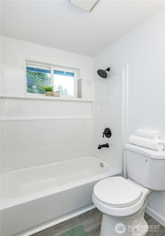 9439 11th Avenue SW Seattle WA 98106